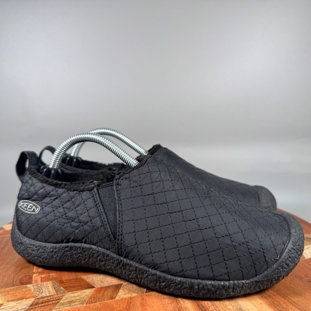 KEEN Howser II Womens 7  Black Quilted Nylon Fleece Lined Slip On Loafers Shoes